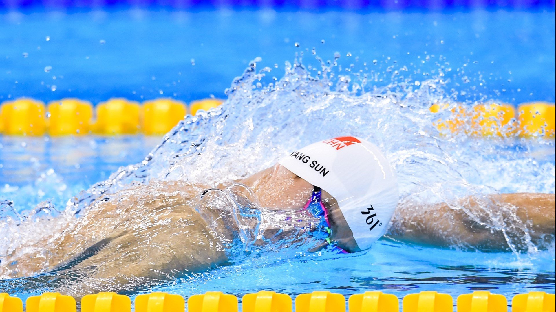 _全民趣味轮滑赛：潮流运动风尚开启_，轮滑节目